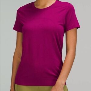 Women's Lululemon Short Sleeve Top